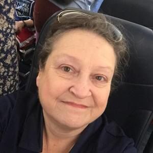 Meet your Posher, Leeann